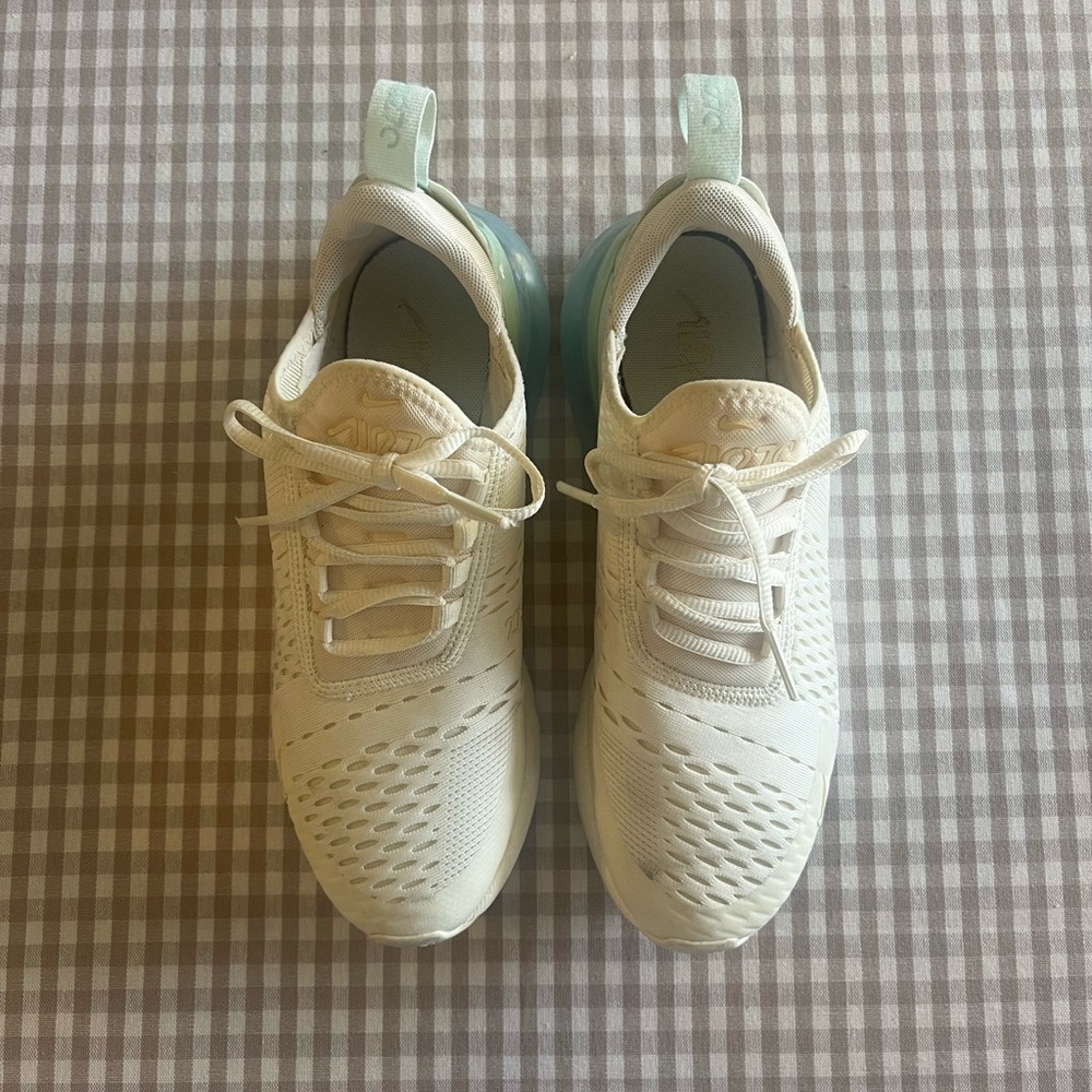 Nike Air Max 270s - Picture 2 of 3